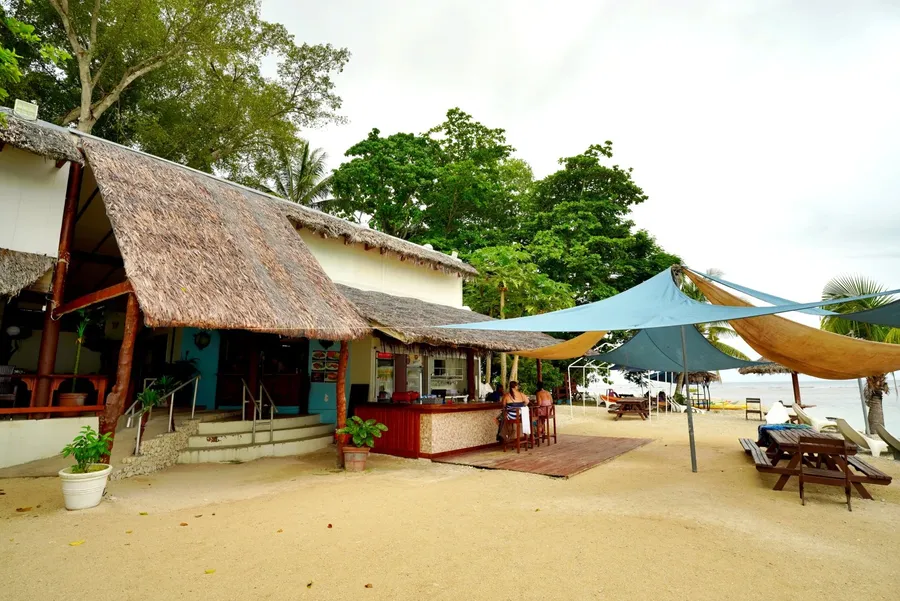 Hideaway Island Restaurant CREDIT VanuatuPocketGuide.com
