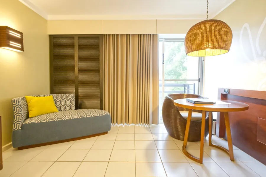 Holiday Inn (8) CREDIT VanuatuPocketGuide.com