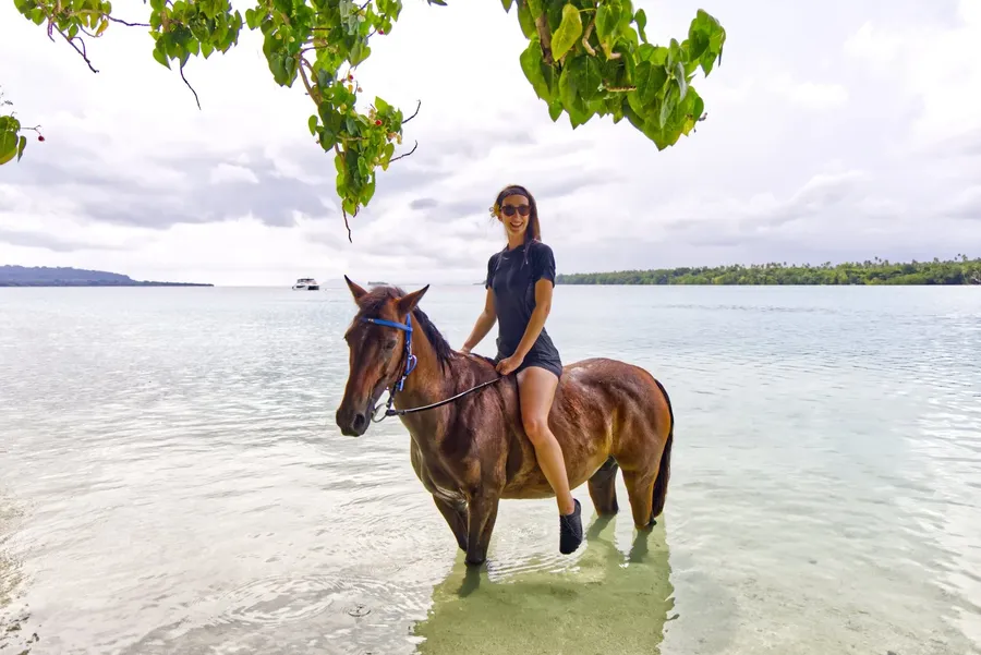 Horse Riding Ratua Resort 2 CREDIT VanuatuPocketGuide.com