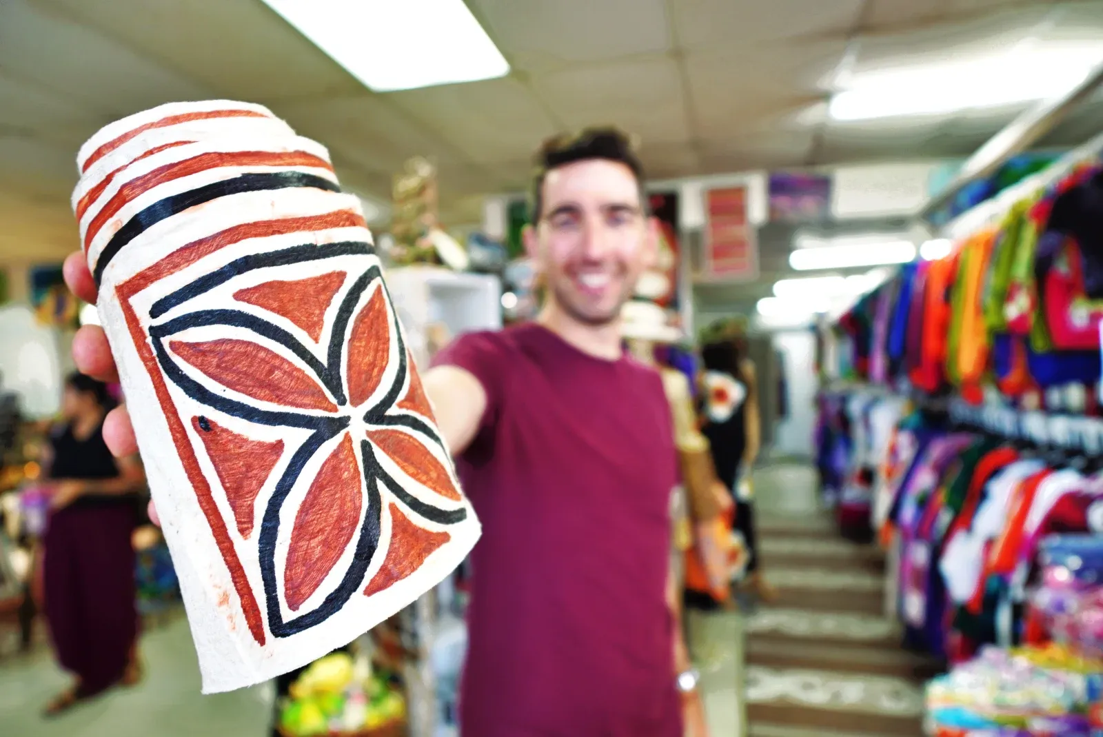 J Len Ts Shopping Souvenirs Gifts Tapa Siapo 1 CREDIT AmericanSamoaPocketGuide.com