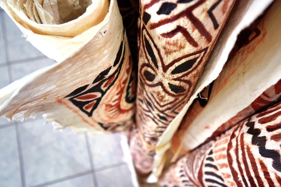 J Len Ts Shopping Souvenirs Gifts Tapa Siapo CREDIT AmericanSamoaPocketGuide.com