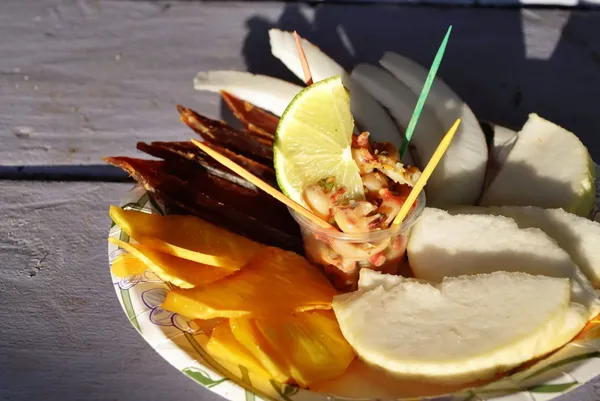 Jittak Liktu Bar Sunset Food Drink Couple (2) CUWL CREDIT MarshallIslandsPocketGuide.com