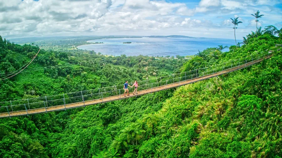 Jungle Zipline Skybridge Couple CREDIT VanuatuPocketGuide.com