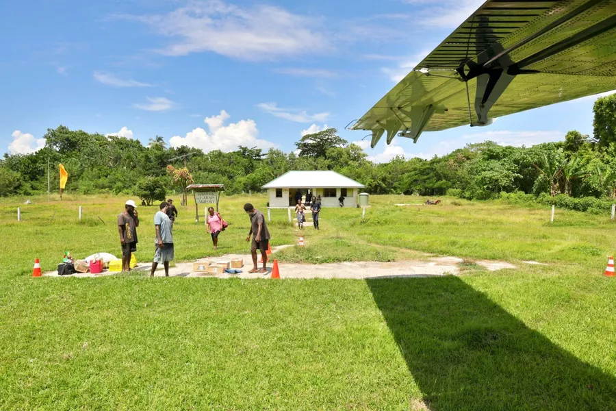 Lamap Airport Grass Airstrip Domestic Outer Islands Flight (2) SEB CREDIT VanuatuPocketGuide.com