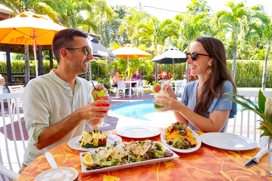 Lazy Trout Cafe Couple Restaurant CREDIT CookIslandsPocketGuide.com
