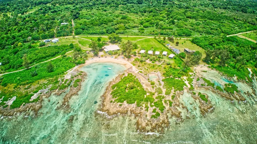 Le Life Beach Landscape Efate 3 CREDIT VanuatuPocketGuide.com