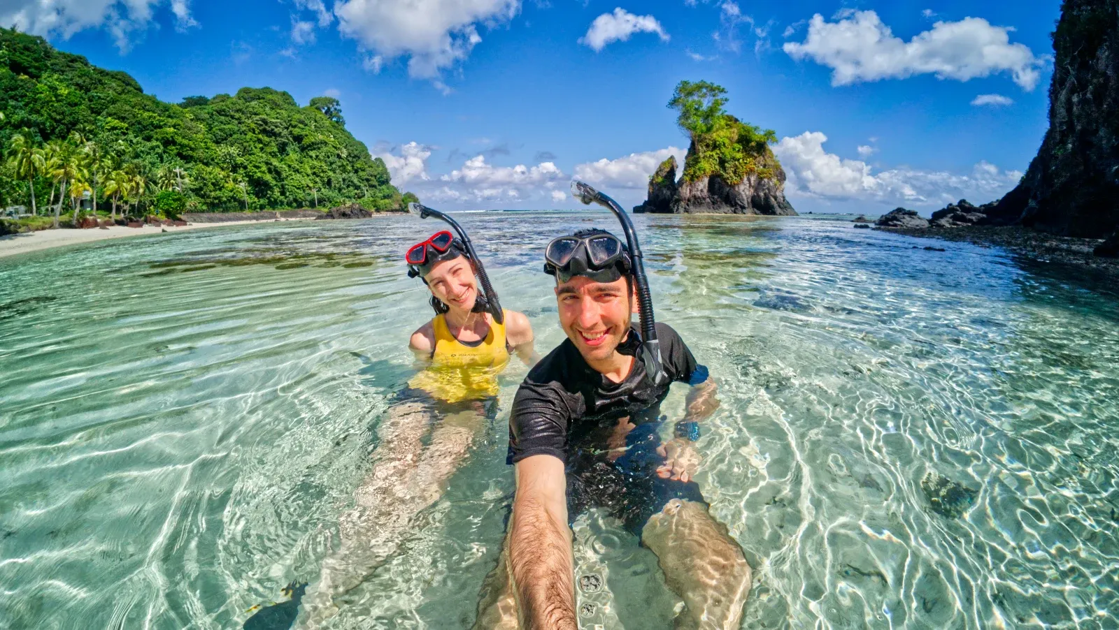 Le Loto Beach Couple Snorkel CREDIT AmericanSamoaPocketGuide.com