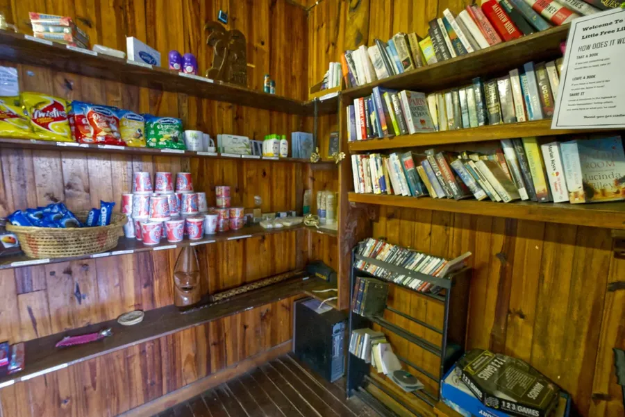 Library Rainy Day Gift Shop Resort Poppys (7) CREDIT VanuatuPocketGuide.com