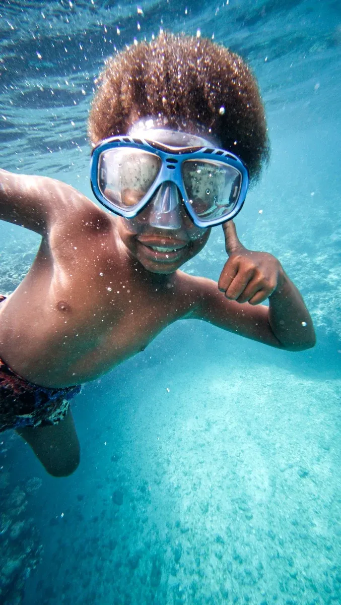 Local Child Kid Snorkel Water CREDIT VanuatuPocketGuide.com