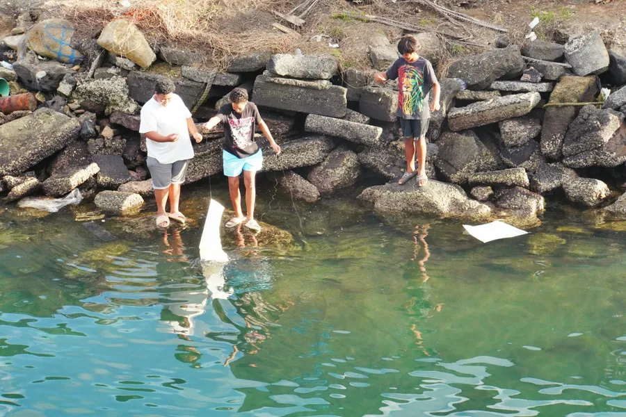 Local Kids Fishing Rubbish Litter Sustainability CREDIT AmericanSamoaPocketGuide.com