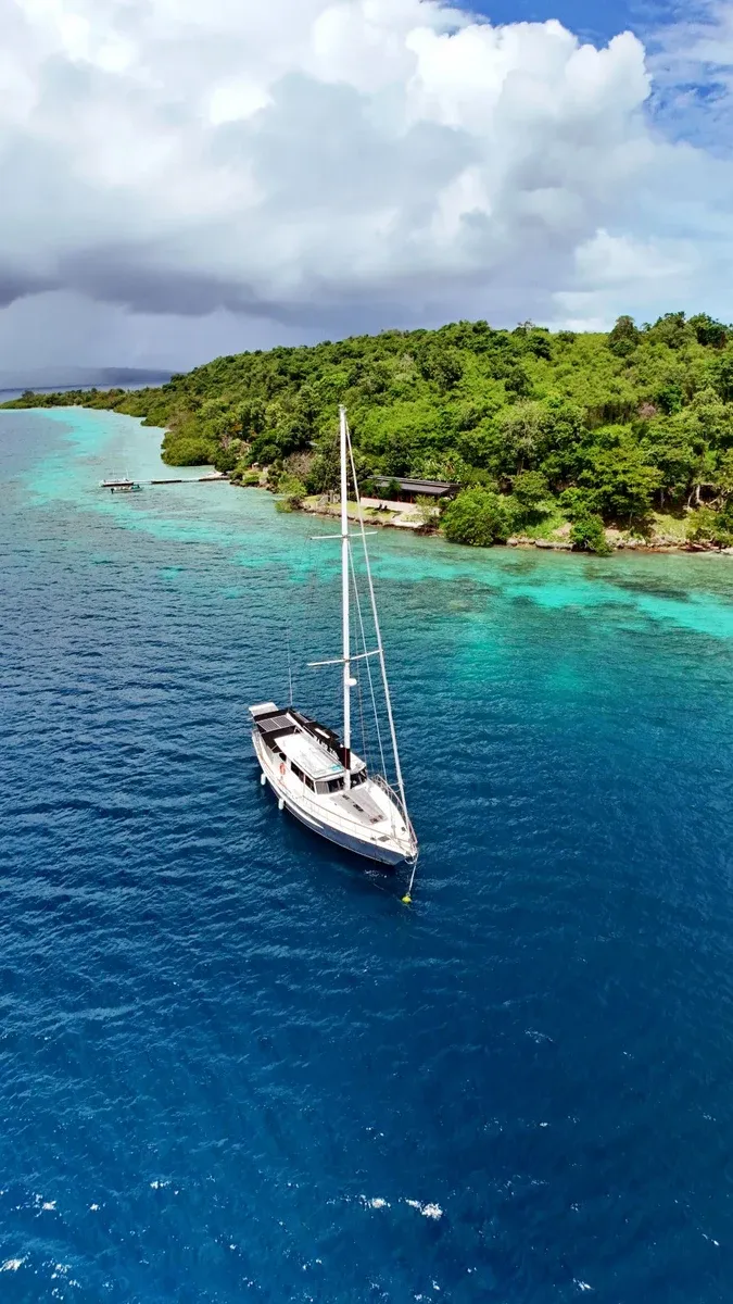 Major Tom Sailing Cruises (3) CREDIT VanuatuPocketGuide.com