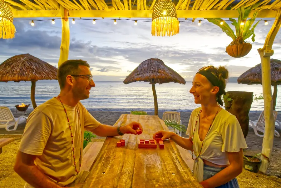 Mali Beach Club Couple CREDIT VanuatuPocketGuide.com