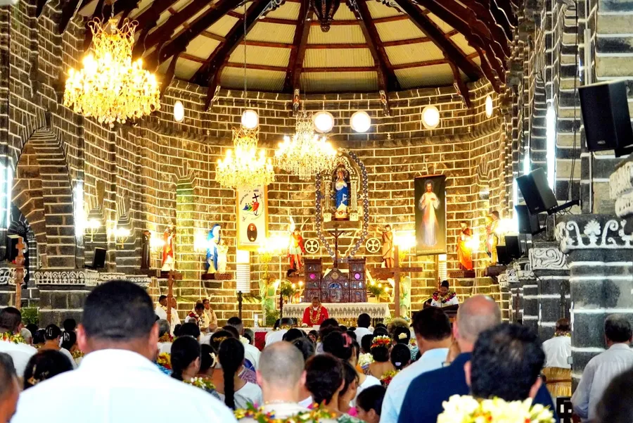 Mata'utu Cathedral Church (7) BI CREDIT WallisandFutunaPocketGuide.com