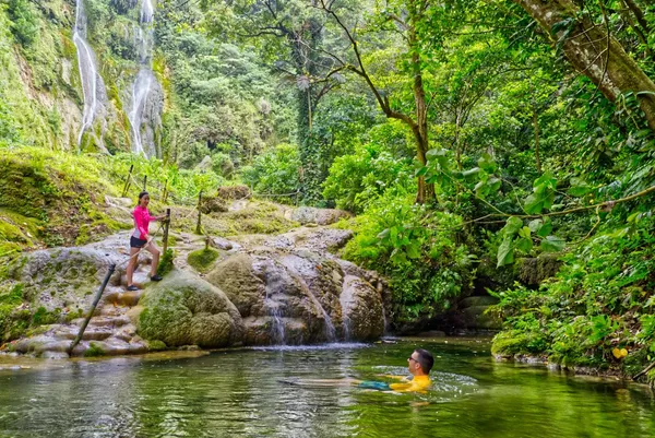 Mele Cascades Couple CREDIT VanuatuPocketGuide.com