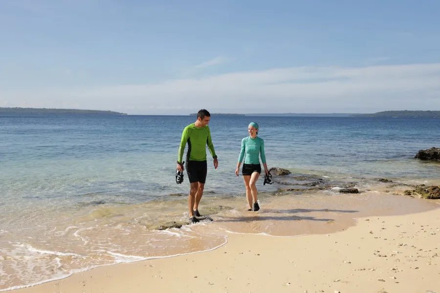 Million Dollar Beach Snorkel Sunrise Couple (2) BNCC CREDIT VanuatuPocketGuide.com