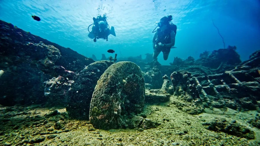 Million Dollar Point Scuba Triton Explorers (1) CREDIT VanuatuPocketGuide.com