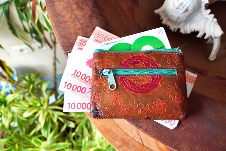 Money Cash Currency Credit Card (1) CUNL CREDIT WallisandFutunaPocketGuide.com