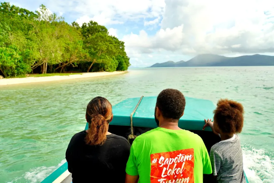 Moso Island Day Tours Oyster Farm Transport Boat CREDIT VanuatuPocketGuide.com