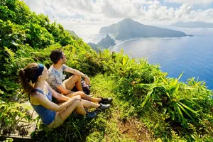 Mt Tumu Summit Ofu Manu'a Couple 1 CREDIT AmericanSamoaPocketGuide.com