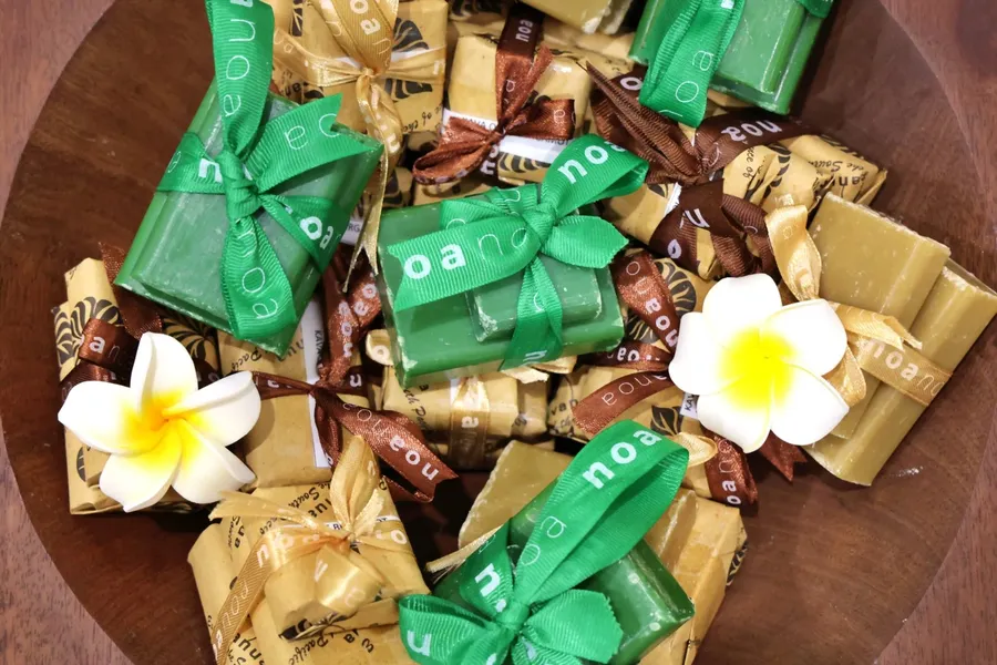 Noanoa Gift Shop Souvenir Soap Oil (9) CUWL CREDIT VanuatuPocketGuide.com