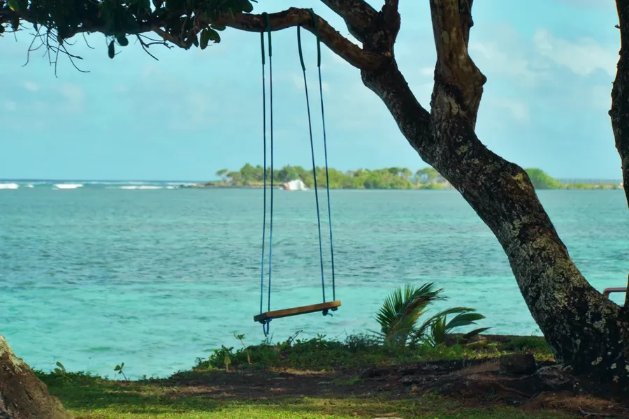 Nu'uuli Swing Family Child CREDIT AmericanSamoaPocketGuide.com