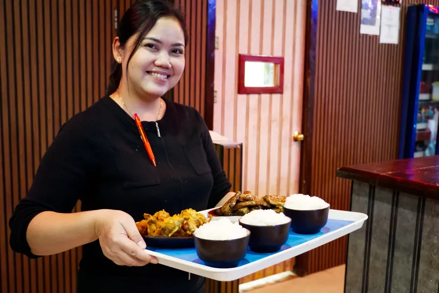 Oasis Restaurant Food CREDIT AmericanSamoaPocketGuide.com