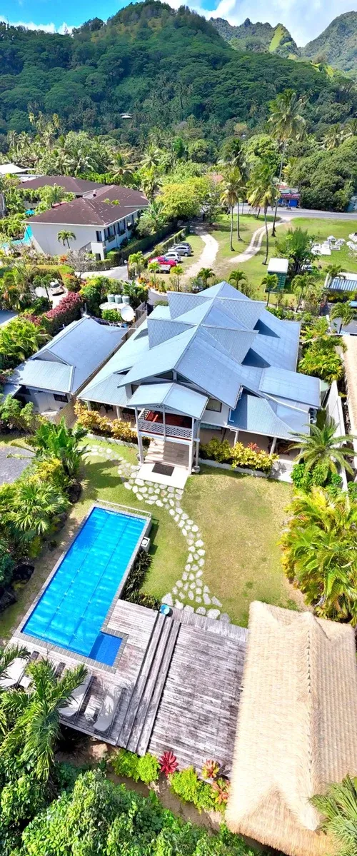 Onu Bay Holiday House Landscape SEB CREDIT CookIslandsPocketGuide.com