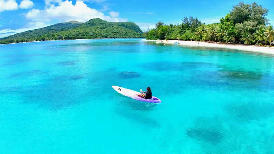 Pele Inok's Kayak Landscape Weather (4) CREDIT VanuatuPocketGuide.com