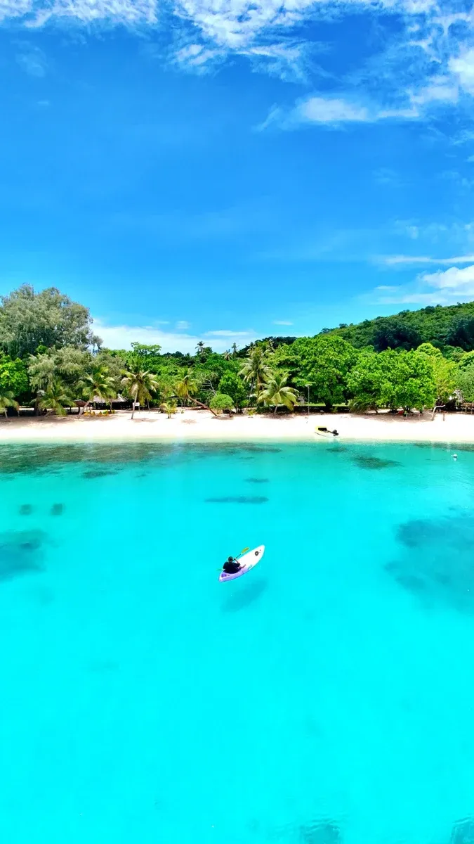 Pele Inok's Kayak Landscape Weather (6) CREDIT VanuatuPocketGuide.com