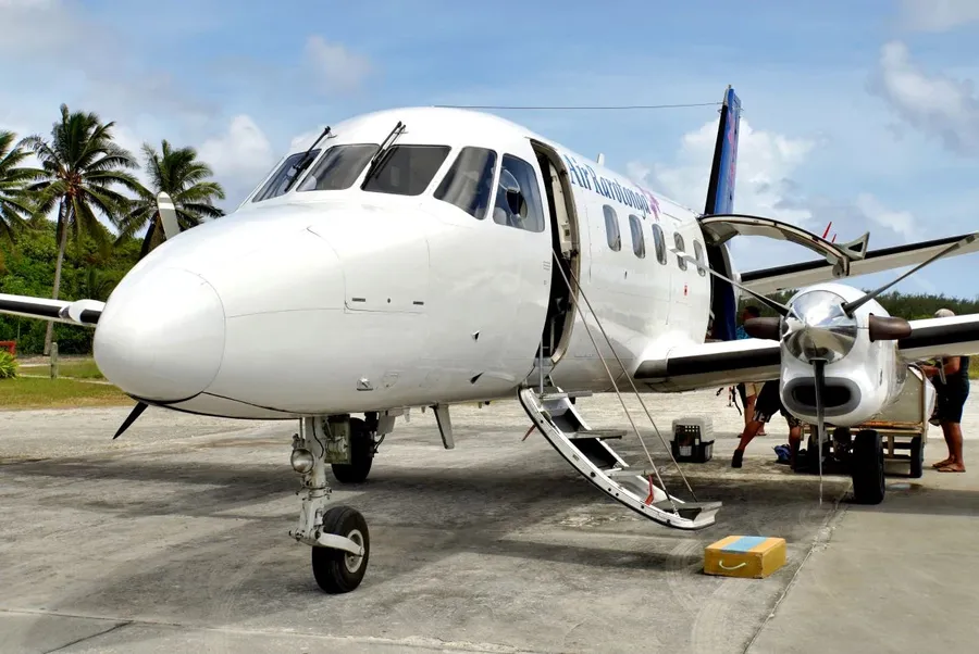 Plane Air Raro Airport CREDIT cookislandspocketguide.com