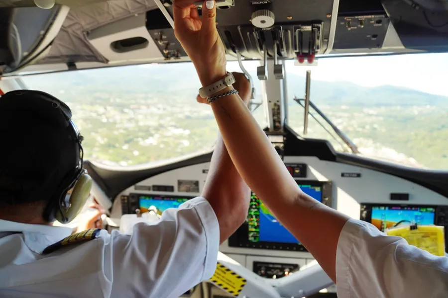 Plane Flight New Samoa Airways Pilots CREDIT AmericanSamoaPocketGuide.com
