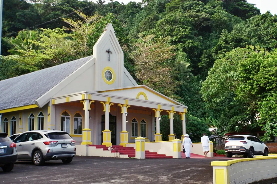 Poloa Church CREDIT AmericanSamoaPocketGuide.com