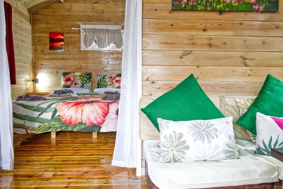 Red Hibiscus Villas Accomm Raro 1 CREDIT CookIslandsPocketGuide.com
