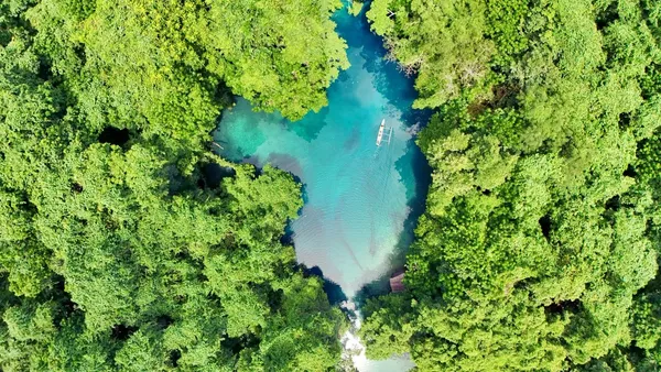Riri Blue Hole (1) CREDIT VanuatuPocketGuide.com