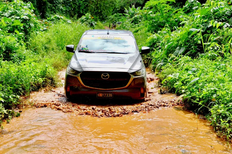 Road 4x4 4WD Driving SEB CREDIT VanuatuPocketGuide.com