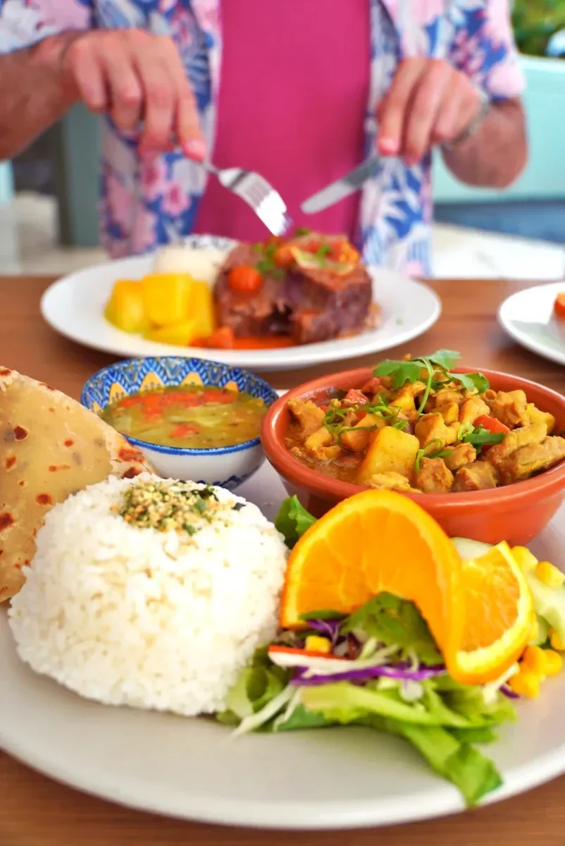 Sadies Goat Island Cafe Food Curry (2) CREDIT AmericanSamoaPocketGuide.com