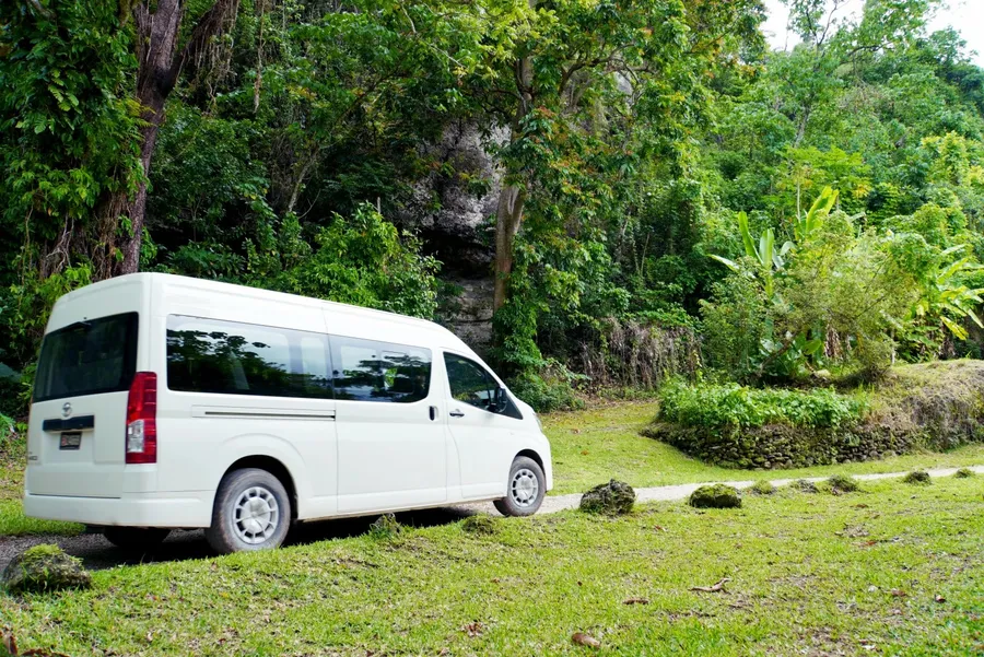 Sammy's Tours Bus (2) CREDIT VanuatuPocketGuide.com