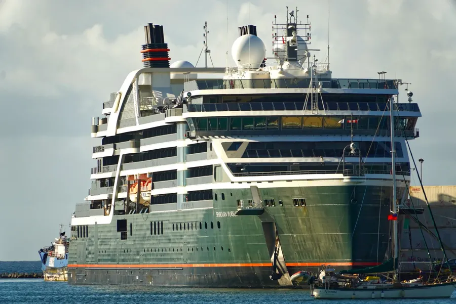 Seabourn Cruise Ship CREDIT SamoaPocketGuide.com