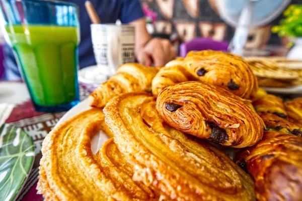 Snack Ugatai Food Breakfast Croissant Pain (4) CREDIT WallisandFutunaPocketGuide.com