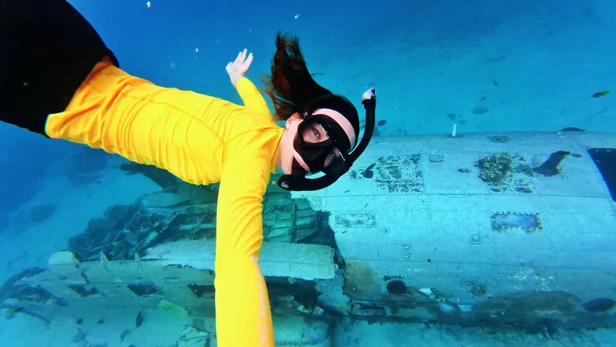 Snorkel Enenamit Plane Wreck (2) U CREDIT MarshallIslandsPocketGuide.com