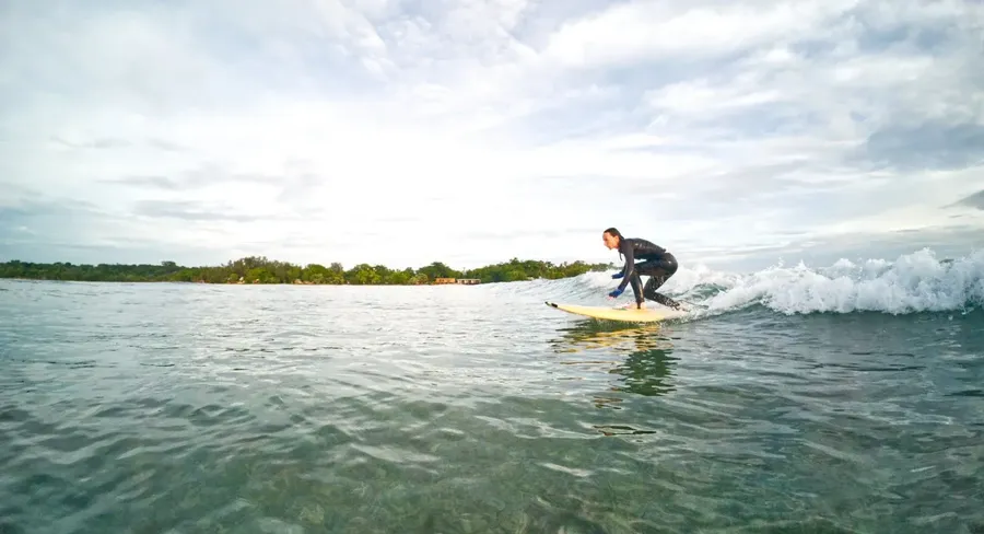 Surfing Progressurf Pango 14 CREDIT VanuatuPocketGuide.com