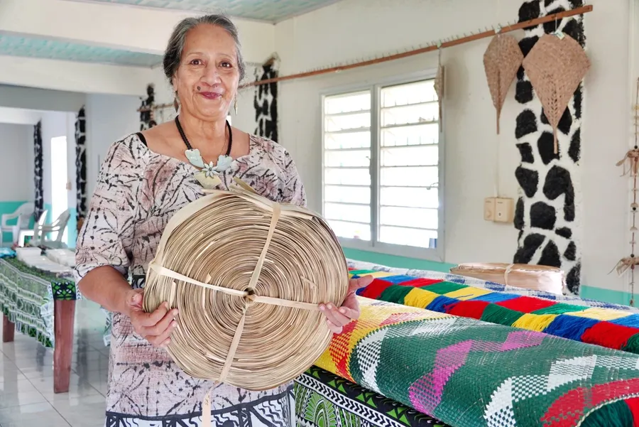 Taofikemau Women Artisans Association Handicrafts Shopping (1) PI CREDIT WallisandFutunaPocketGuide.com