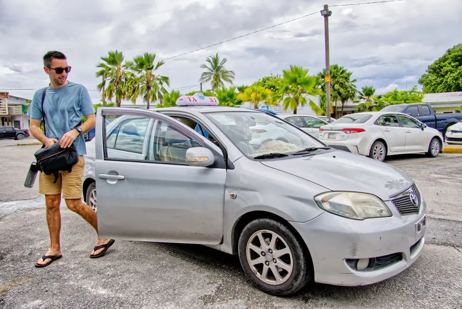 Taxi Transport (3) CREDIT MarshallIslandsPocketGuide.com