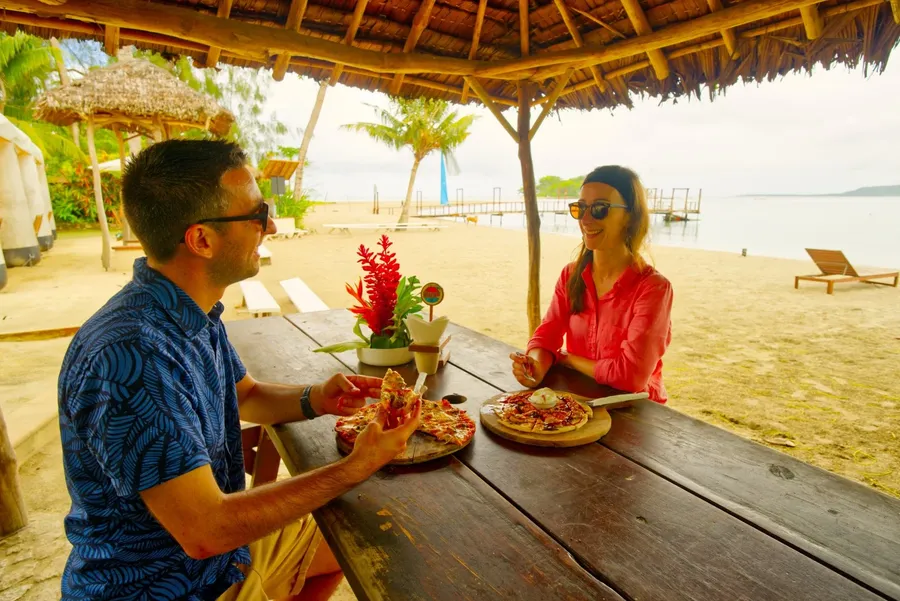 The Beach Bar Couple Restaurant CREDIT VanuatuPocketGuide.com
