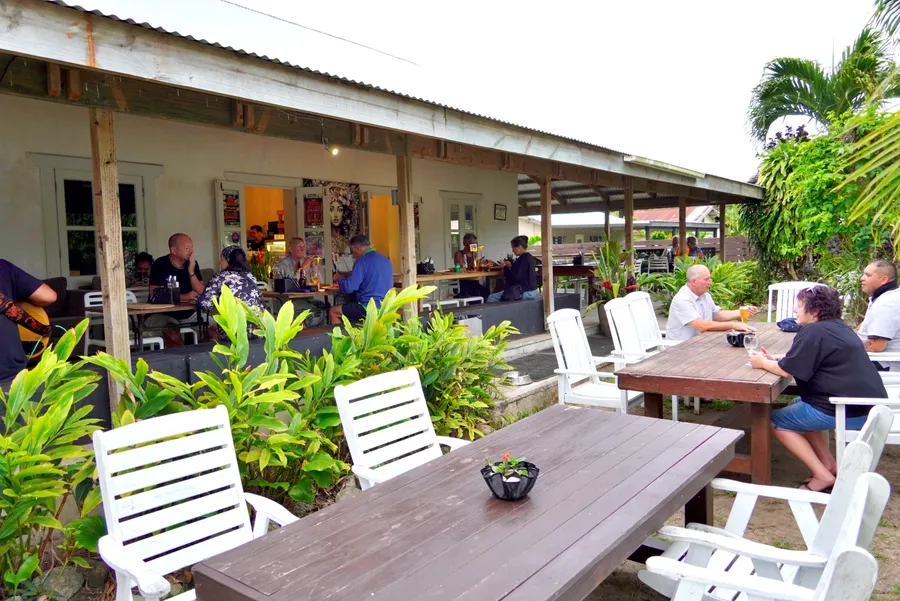 Tiare's Restaurant Cafe (1) SEB CREDIT CookIslandsPocketGuide.com