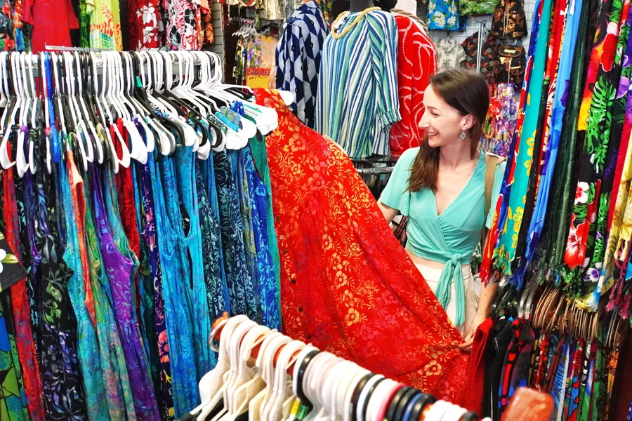 Tiola Shopping Clothes (2) CREDIT AmericanSamoaPocketGuide.com