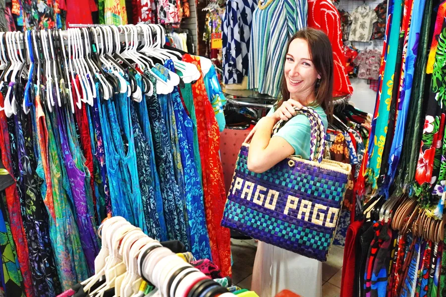 Tiola Shopping Clothes Souvenirs Bag CREDIT AmericanSamoaPocketGuide.com