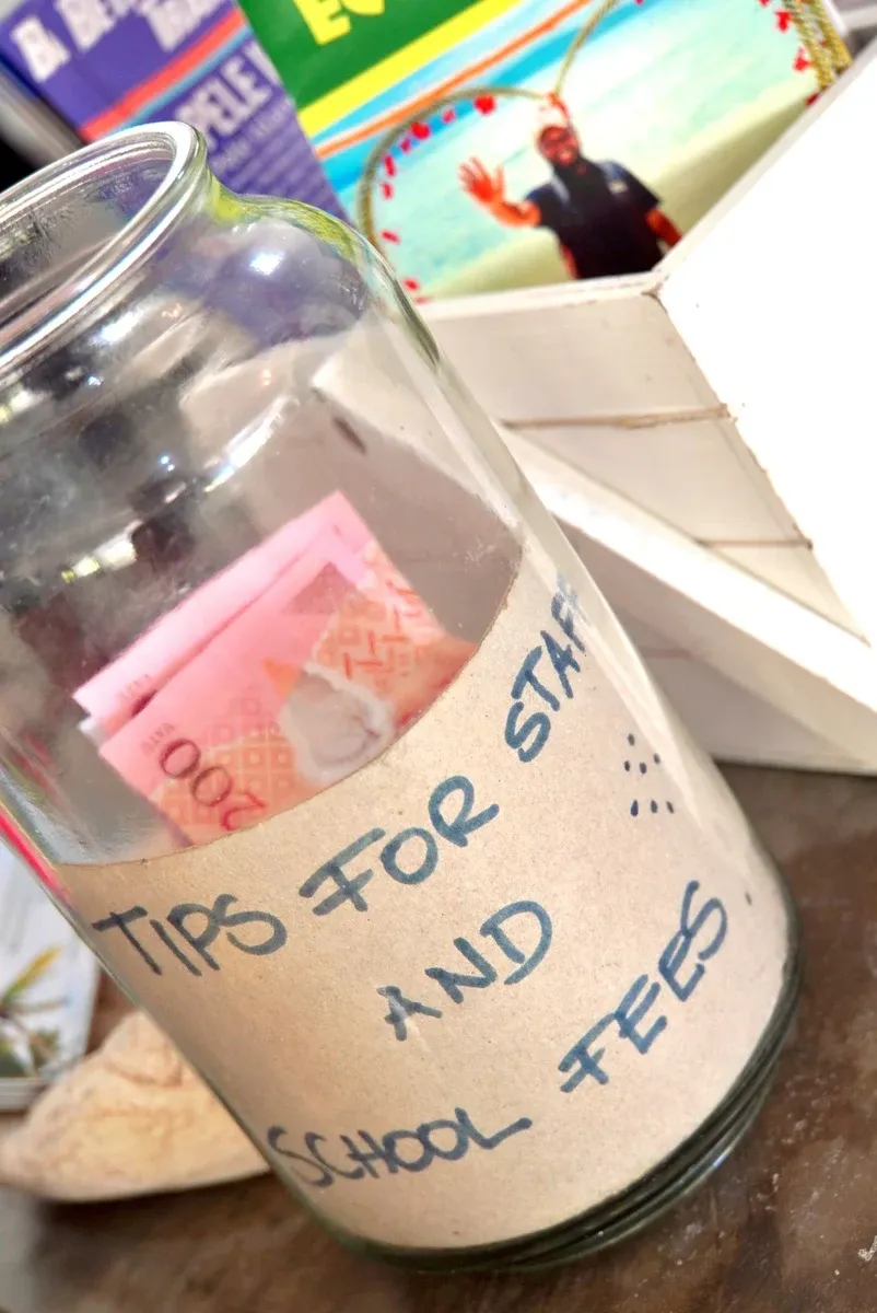 Tipping CREDIT VanuatuPocketGuide.com