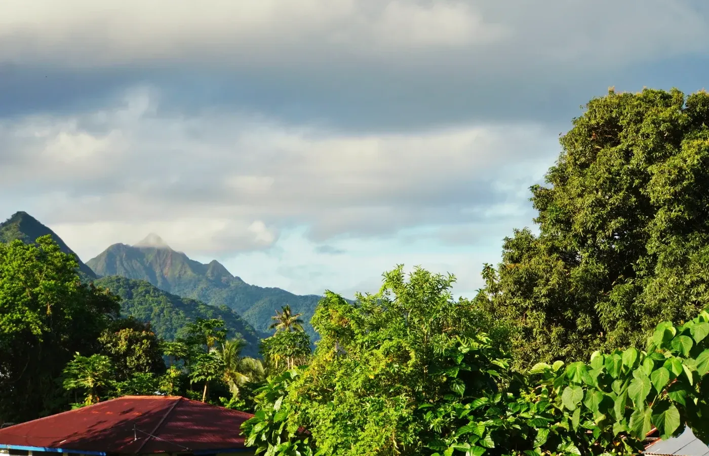 Tutuila Mountain Landscape CREDIT AmericanSamoaPocketGuide.com