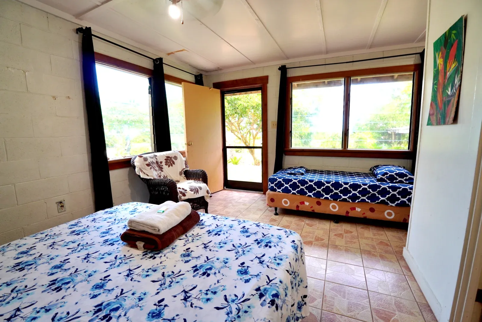 Va'oto Lodge Accomm Family CREDIT AmericanSamoaPocketGuide.com